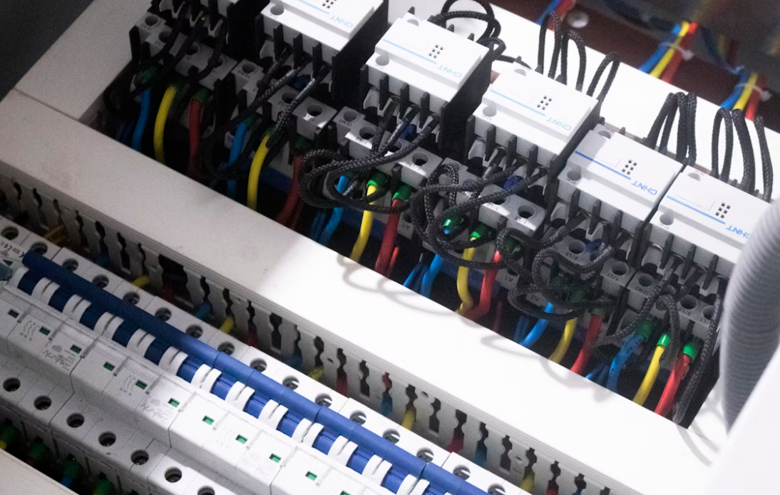 Stromausfall? Diese Notfall-Elektriker kommen innerhalb von 2 Stunden